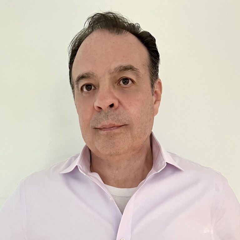 Pedro Arce headshot